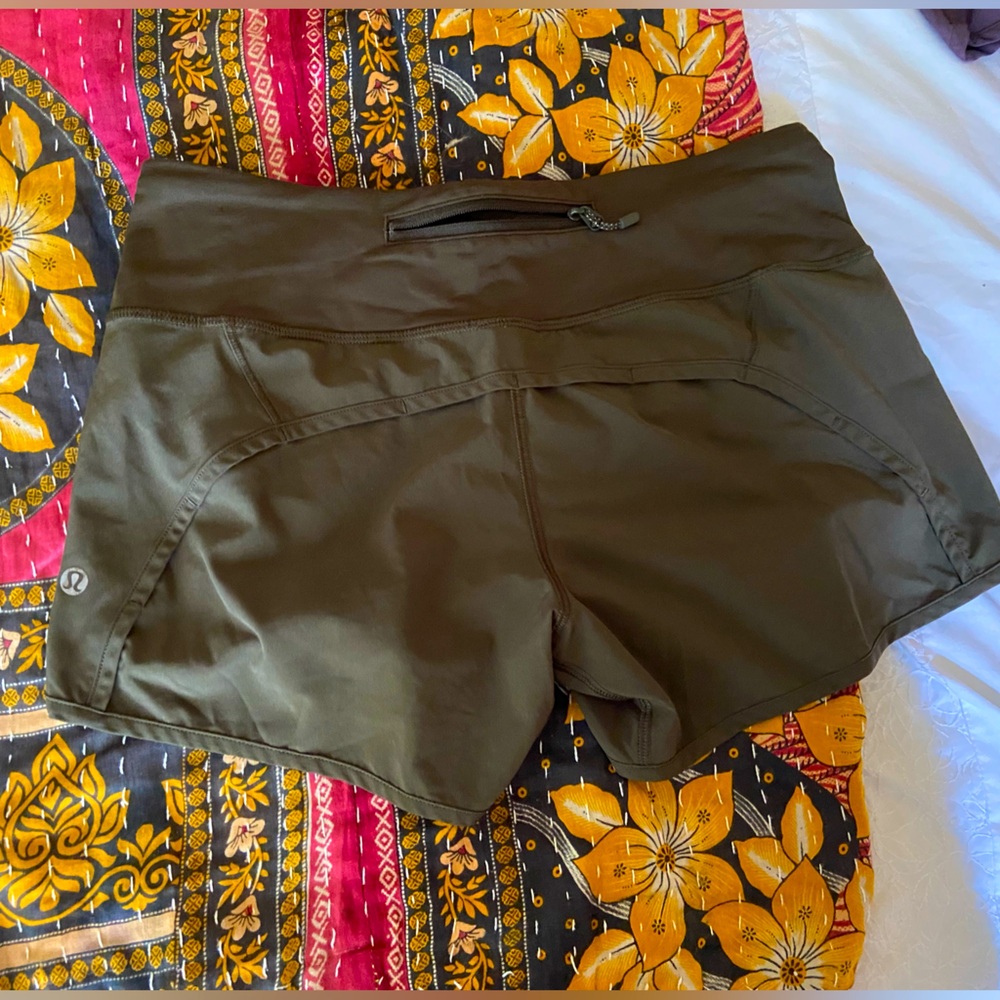 green lululemon shorts size 4